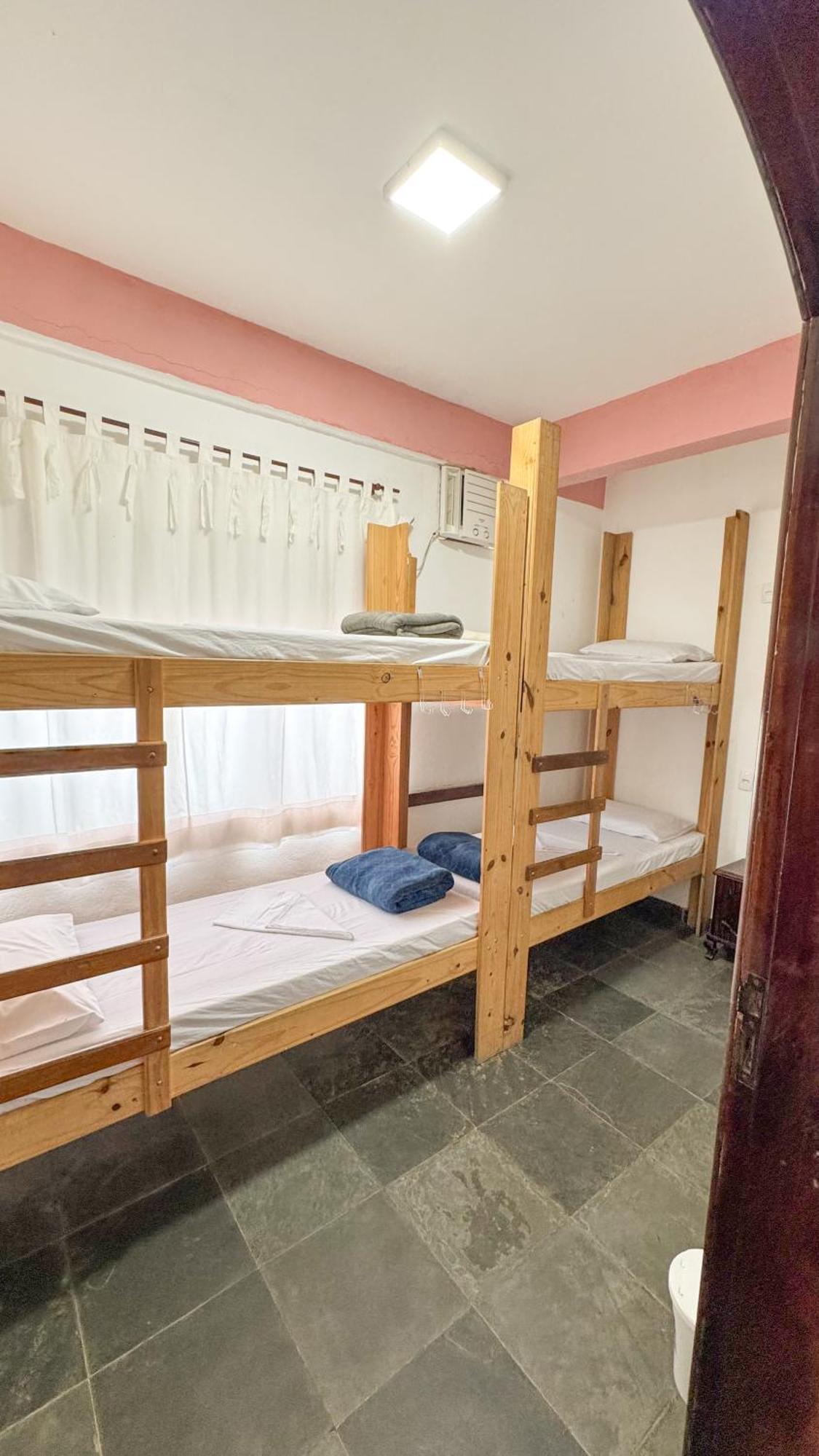 Single Bed 4-Bed Dormitory Room,1641061656:JPEG
